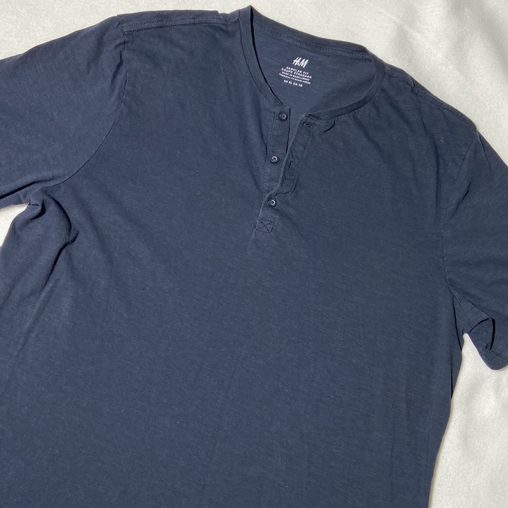 H&M Henley Big Fit Coupe Standard T Shirt. Black. X-Large